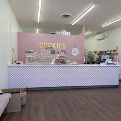 Sugar Momma Sips and Sweets - Sugar Mamma Counter.  Cookies. Drinks. Smoothies  yummy