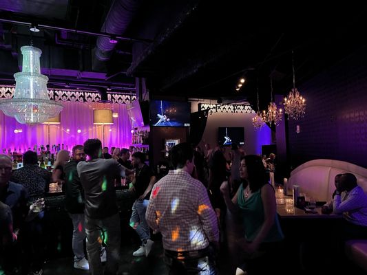 Suite Restaurant & Lounge by null