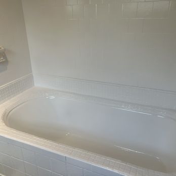 White Tub Refinishing - Final result - Refinishing Services Near Me White Tub Refinishing - Final result - Refinishing Services Near Me