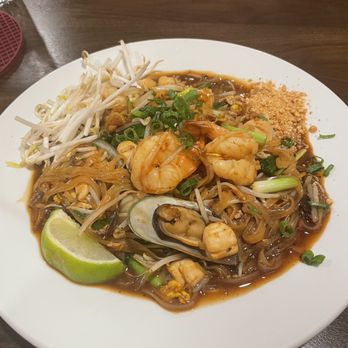 Kin Khao Thai - Pad Thai with seafood - Thai Near Me - Valparaiso, Indiana