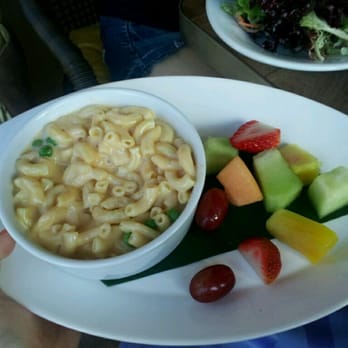 Ama Ama Restaurant - Kids mac n cheese with fruit - New American Near Me - Kapolei, Hawaii