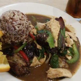 Le Basil - Thai Near Me - Palm Desert, California