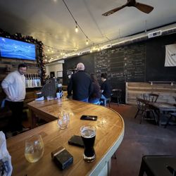 Breslau Brewing - Bar.