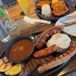 La Carreta Hispanic Grocery and Taqueria - Bandeja Paisa