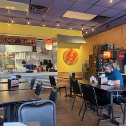 Gogi Street - Inside with tables