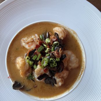 Red Pony - Shrimp and Grits - American Near Me - Franklin, Tennessee