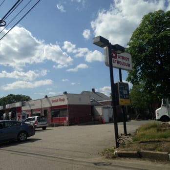 Patriot Petroleum - Patriot Petroleum Of Wellesley -- 199 Worcester Street / Route 9, Wellesley        Snack Shop & Sign From Route 9 - Gas Stations Near Me - Wellesley, Massachusetts