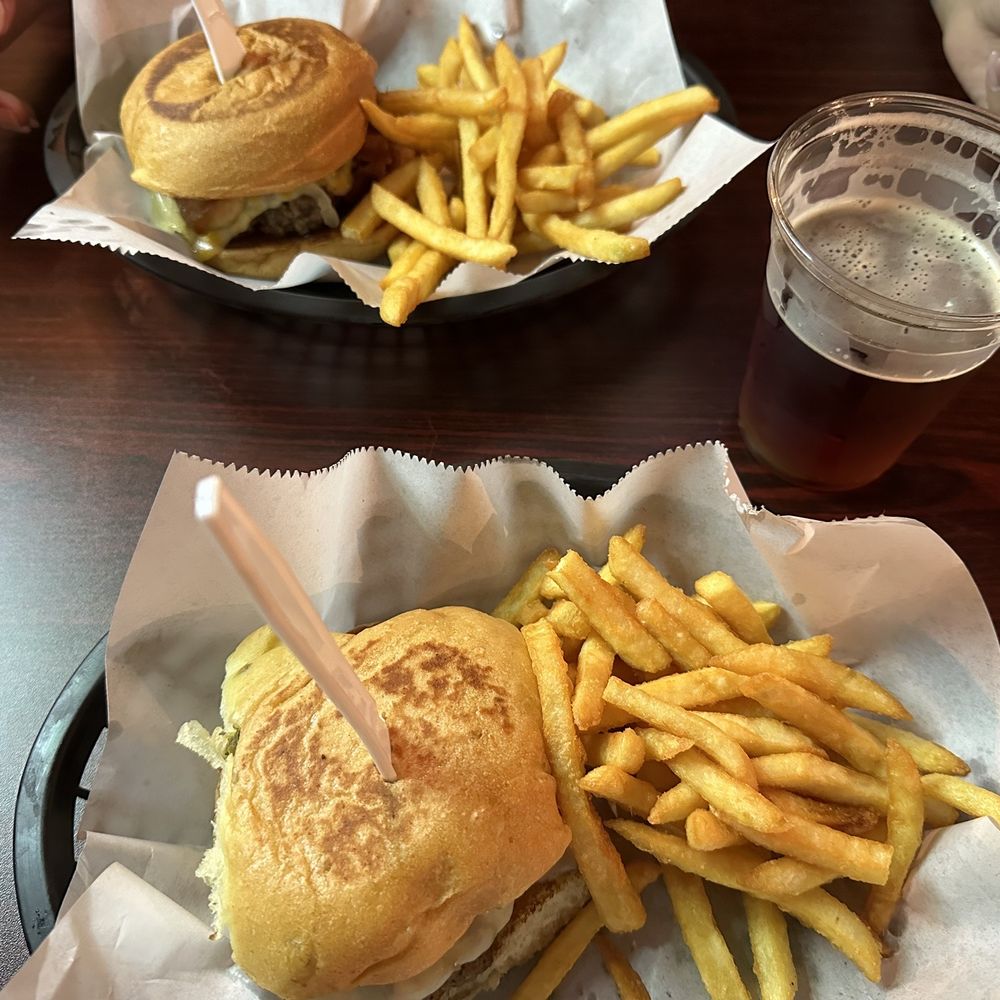 The Loose Caboose - Butt burner burger & The Hot Mess Burger Sandwich - Barbeque Near Me - Spring, Texas The Loose Caboose - Butt burner burger & The Hot Mess Burger Sandwich - Barbeque Near Me - Spring, Texas