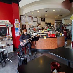 Snappy's Cafe - Live music on a Saturday