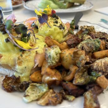 Sweet Maple - Hemingway: smoked salmon Benedict - Breakfast & Brunch Near Me - Cupertino, California