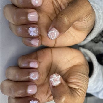 Red Polish - Gel nail w design - Nail Salons Near Me - Los Angeles, California Red Polish - Gel nail w design - Nail Salons Near Me - Los Angeles, California