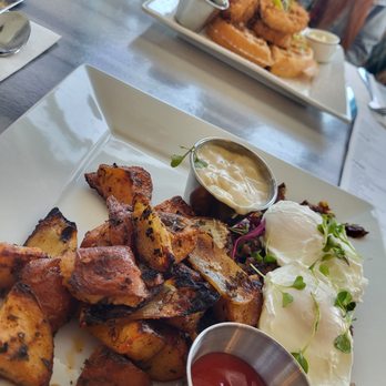 ATTITUDE CAFE - Brisket Hash - Breakfast & Brunch Near Me - Los Angeles, California
