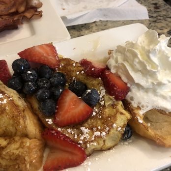 Big Bear Bistro - Amazing French Toast - Breakfast & Brunch Near Me - Vail, Colorado