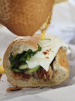 Y-Linh Sandwiches by null