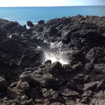 Lava Fields - Lava tube - Hiking Near Me - Kihei, Hawaii