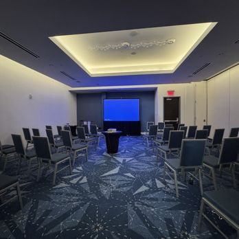Renaissance Edmonton Airport Hotel - Hotels Near Me - Edmonton, Alberta Renaissance Edmonton Airport Hotel - Hotels Near Me - Edmonton, Alberta