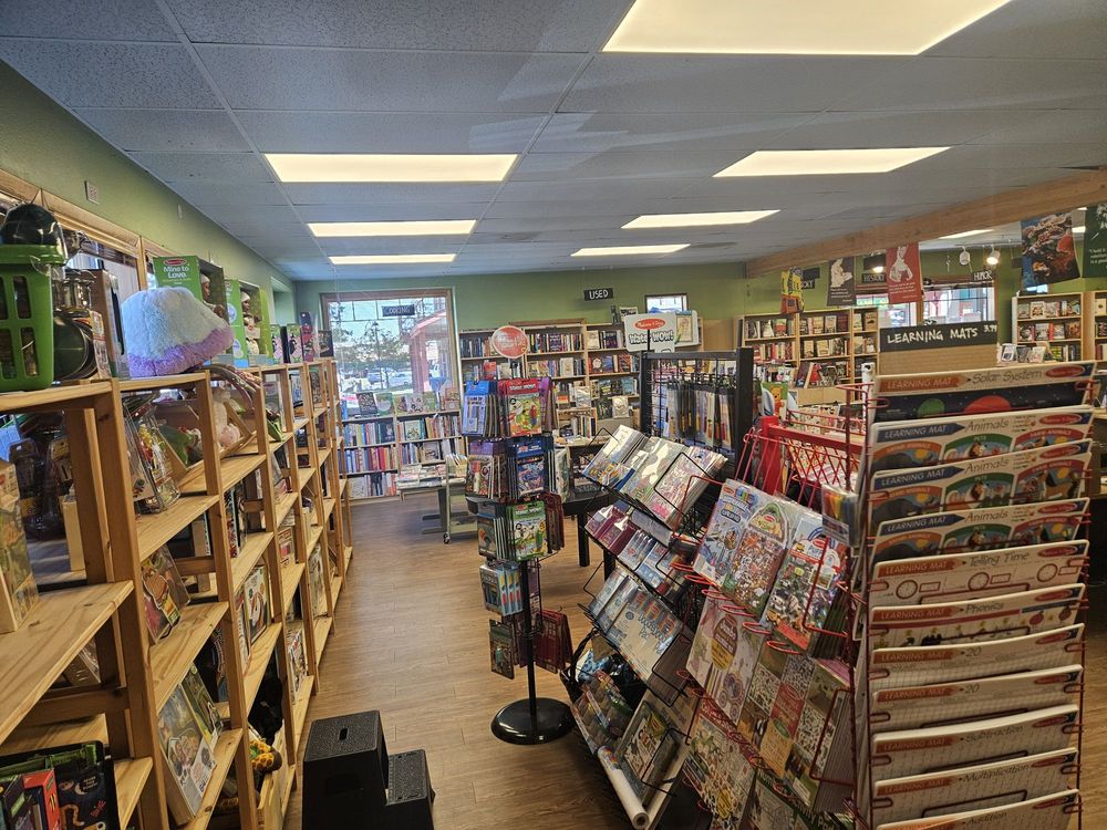 Paulina Springs Books Logo