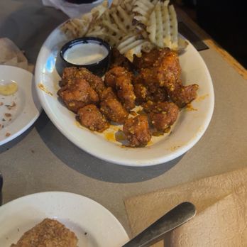 Pluckers Wing Bar - Cypress - 10 Wing Combo - Sports Bars Near Me - Cypress, Texas Pluckers Wing Bar - Cypress - 10 Wing Combo - Sports Bars Near Me - Cypress, Texas