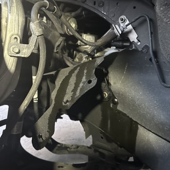 Jiffy Lube - They left my engine cover hanging. They were too lazy to remove the clips so they just ripped it off - Auto Repair Near Me - Hawthorne, California Jiffy Lube - They left my engine cover hanging. They were too lazy to remove the clips so they just ripped it off - Auto Repair Near Me - Hawthorne, California