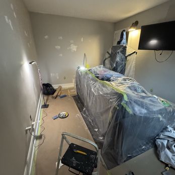 Magz Contracting - Patching holes - Painters Near Me - London, Ontario Magz Contracting - Patching holes - Painters Near Me - London, Ontario