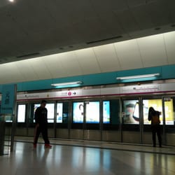 元朗站 - Quite a new station compared to the old ones.