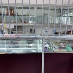 Kim Tin Jewelry - Inside