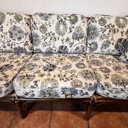Austin Upholstery Studio - Beautiful couch
