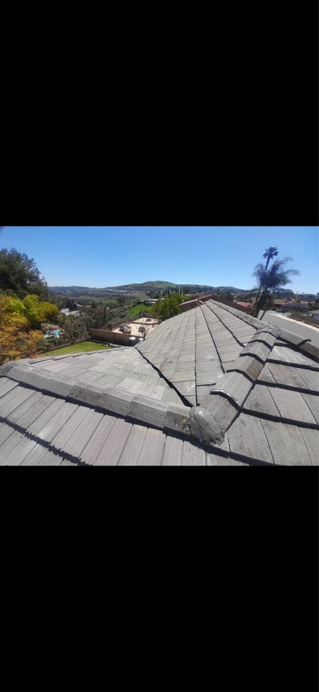 Slide of DO Roofing 770