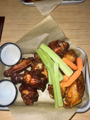 Buffalo Wild Wings by null
