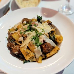 VILLA DI ROMA - Updated June 2024 - 275 Photos & 495 Reviews - 936 S ...