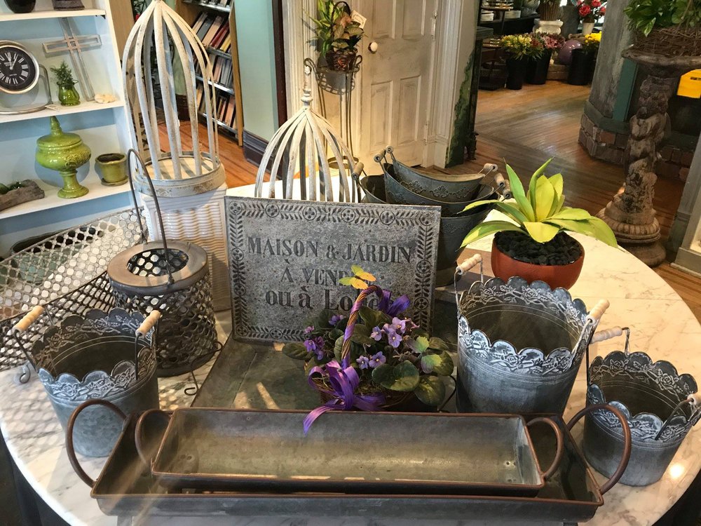 CITY GARDENER & FLORIST Updated August 2024 19 Photos 329 N