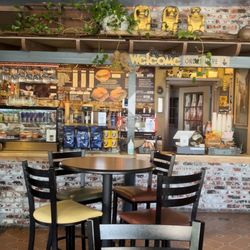 Birdcage Coffee House - Cafe inside