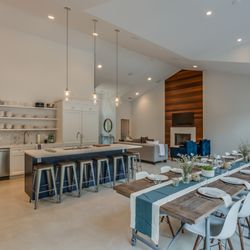 Dwell Vacations - Apple Blossom Resort in New Buffalo, MI
