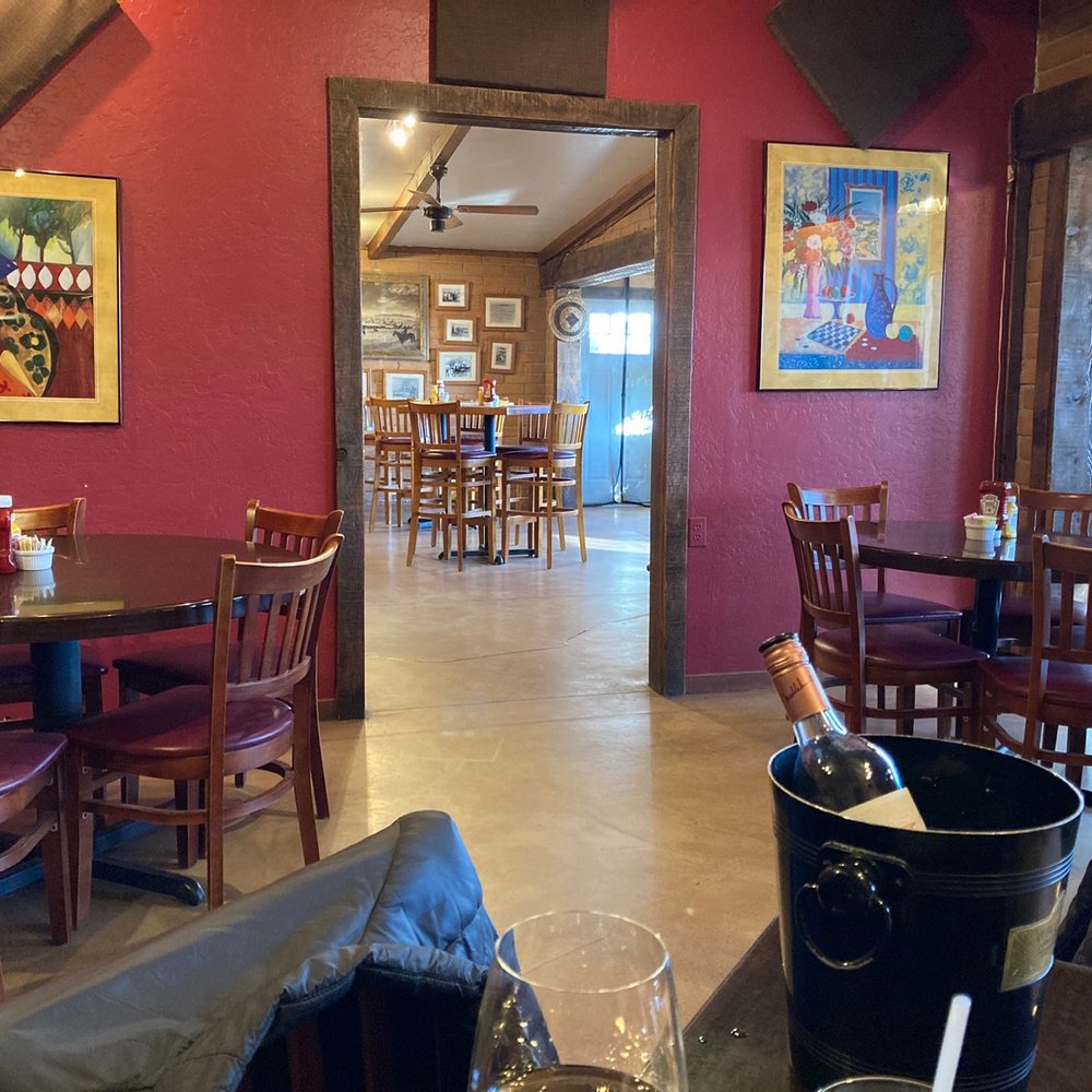 The Cafe - Dining room - Burgers Near Me - Sonoita, Arizona