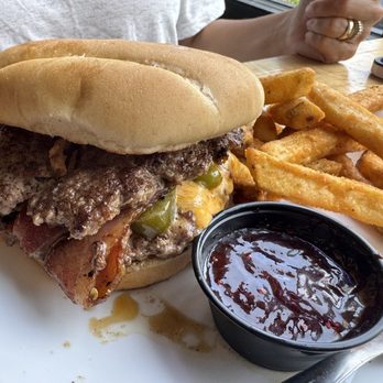 The MadOX House - Burger - Pizza Near Me - Jefferson City, Tennessee The MadOX House - Burger - Pizza Near Me - Jefferson City, Tennessee