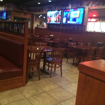 Full Moon BBQ - Seating - Barbeque Near Me - Birmingham, Alabama