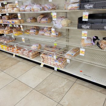 Raley's - the shelves of a grocery store - Grocery Near Me - Loomis, California