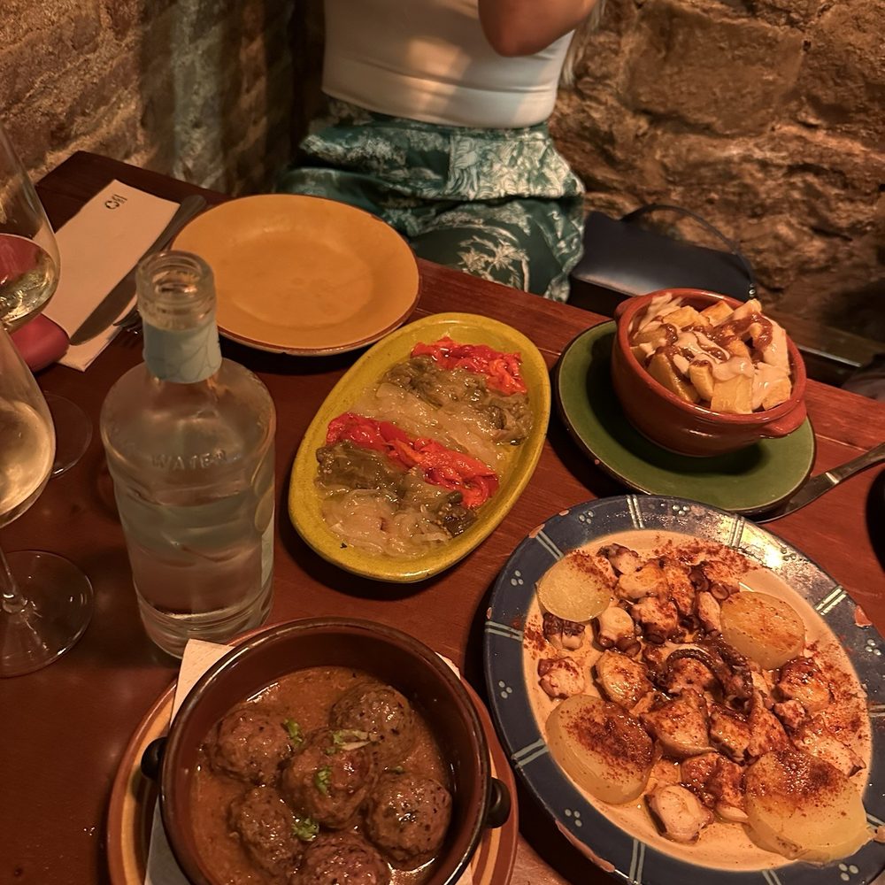 La Vinateria del Call - Wine Bars Near Me - Barcelona, B