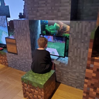 Microsoft Company Store - Happy Minecrafter - Computers Near Me - Redmond, Washington