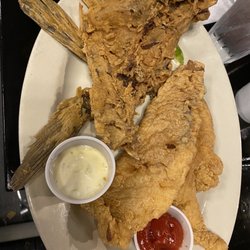 Dirty Al's Bayou Grill - Fish ribs and fish throat!