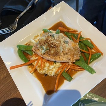 Yard House - Ginger Salmon - New American Near Me - Bakersfield, California