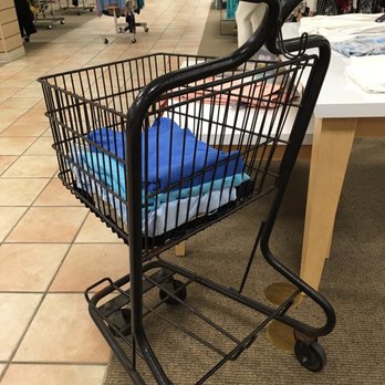 Bealls Department Store - Horrible Old Rusty Cart That Squeaks - Department Stores Near Me - Brooksville, Florida