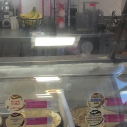 Baskin-Robbins - Dirty blender pitchers left out