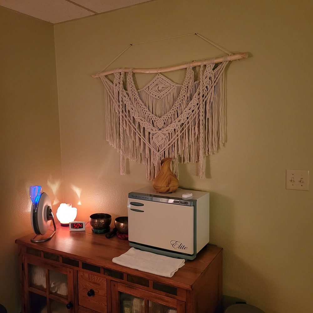 Souly Body - Relaxing rock lamp - Massage Therapy Near Me - Oakland, California Souly Body - Relaxing rock lamp - Massage Therapy Near Me - Oakland, California