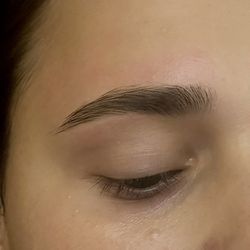 Madeline’s Beauty Bar - Eyebrow wax