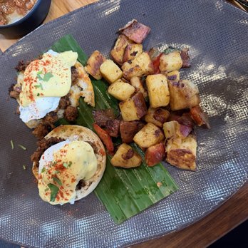 Flecha Cantina - Chorizo Eggs Benedict (YES!) - Mexican Near Me - Huntington Beach, California