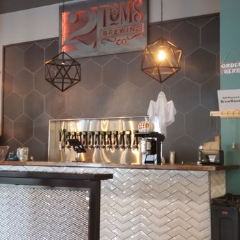 2Toms Brewing - 2Toms Brewing Co. bar - Breweries Near Me - Fort Wayne, Indiana