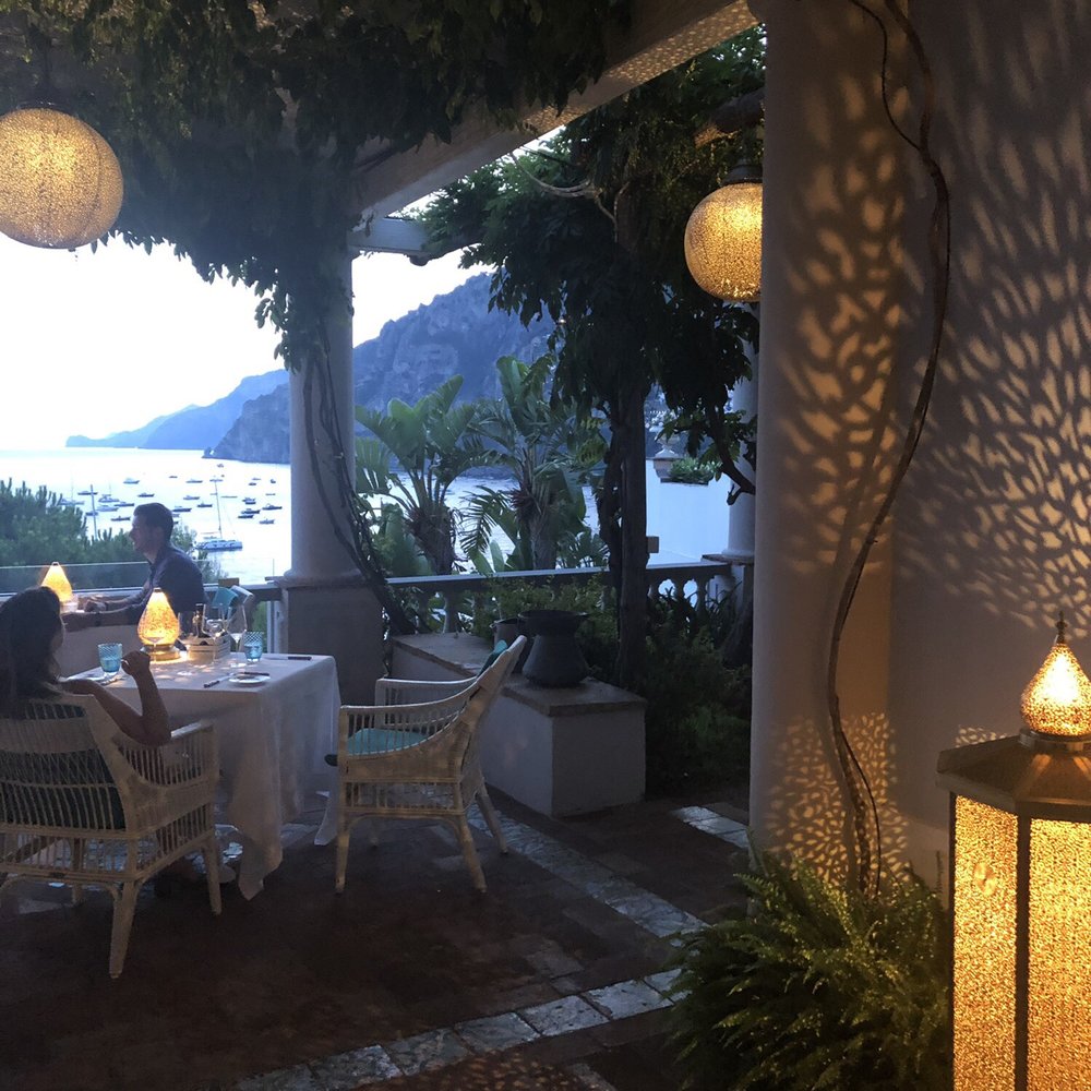 Villa Treville - Maestros Restaurant. - Hotels Near Me - Arienzo, SA