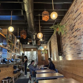 Do Chay - Ambience - Vietnamese Near Me - Vancouver, British Columbia
