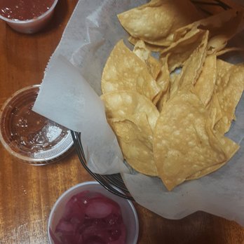 El Pollo Rey - Chips and salsa and I think those are pickled onions? - Mexican Near Me - Seaside, California El Pollo Rey - Chips and salsa and I think those are pickled onions? - Mexican Near Me - Seaside, California